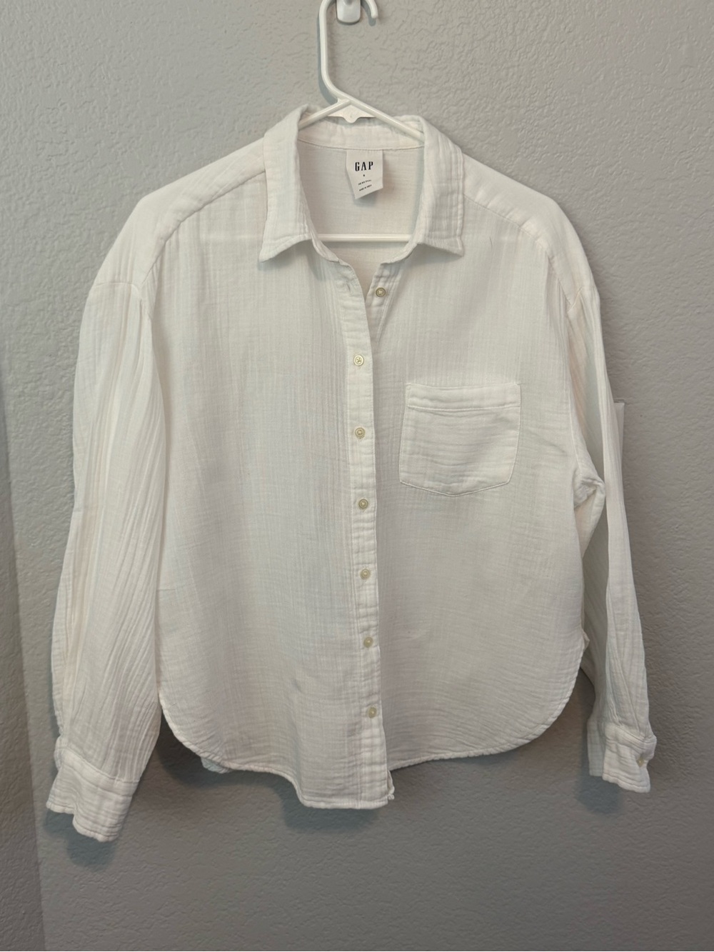 GAP Ivory Lightweight Button-Front Shirt